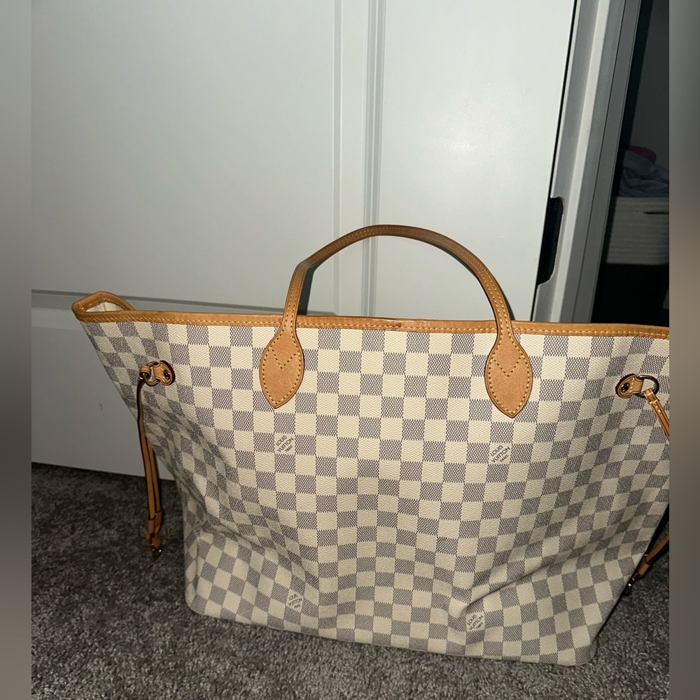 Large Louis Vuitton Neverfull Tote Bag